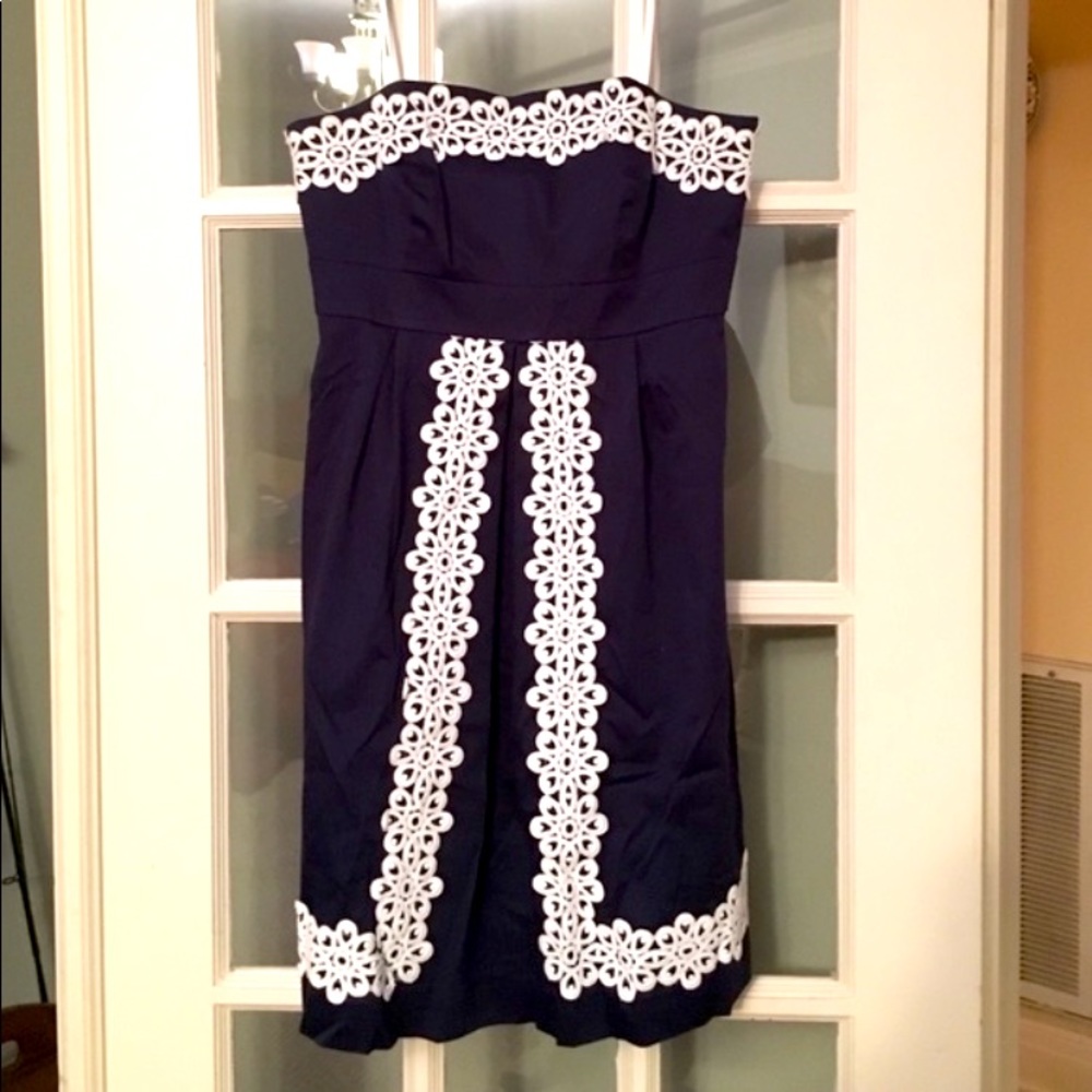 ‼️SALE‼️Lilly Pulitzer Navy & White lace dress‼️
